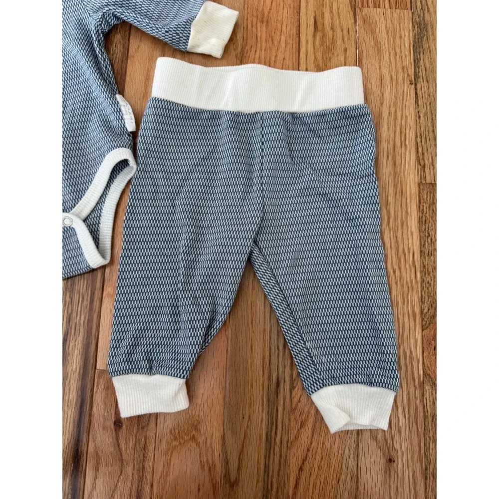Tahari Baby 3pc Set Blue White Textured Henley Bodysuit Joggers Hat 0-3M RN16435